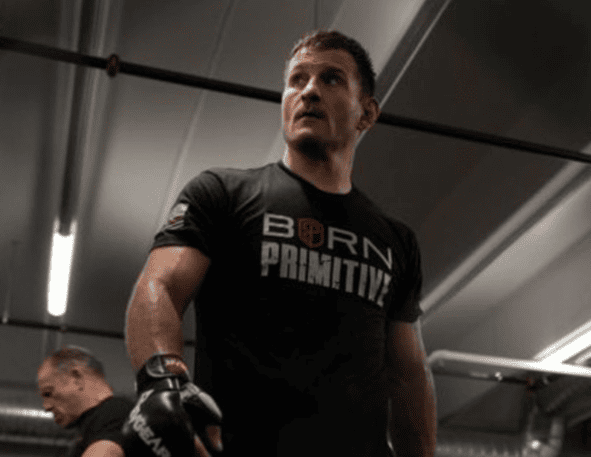 Le physique impressionnant de Stipe Miocic avant l’UFC 309 !